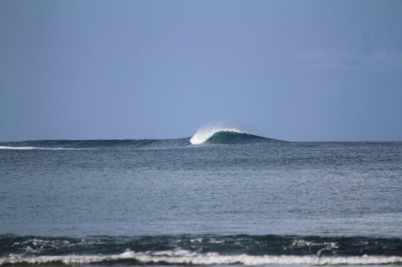 Hotel Oseda Nias Surf House Hilibotodane Exteriér fotografie